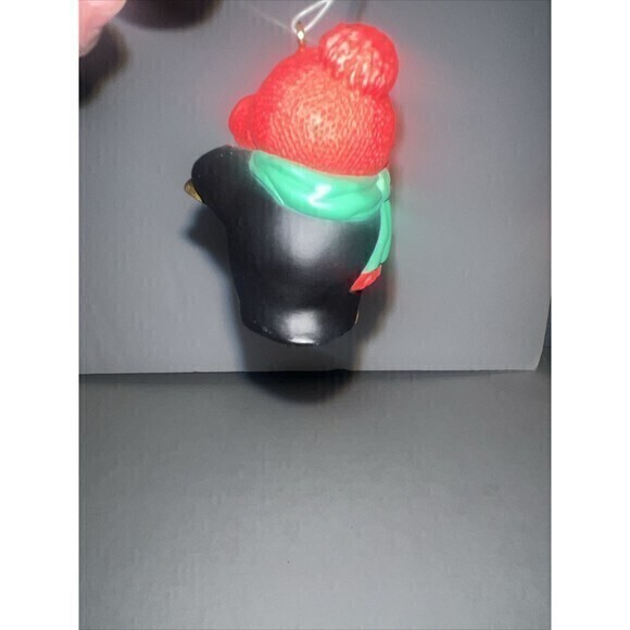 Hallmark Keepsake Ornament,‎ Gold-Star Teacher 2000, Collectible Penguin w/ Star - Picture 5 of 5